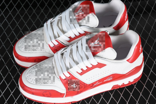 Trainer Red